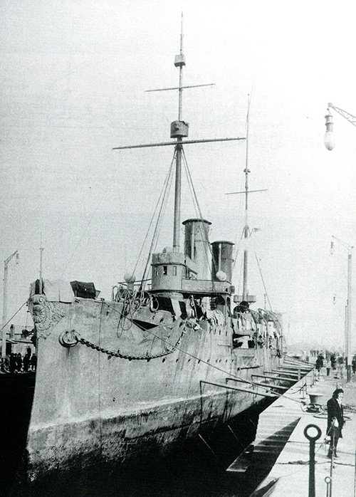 Le croiseur Akashi