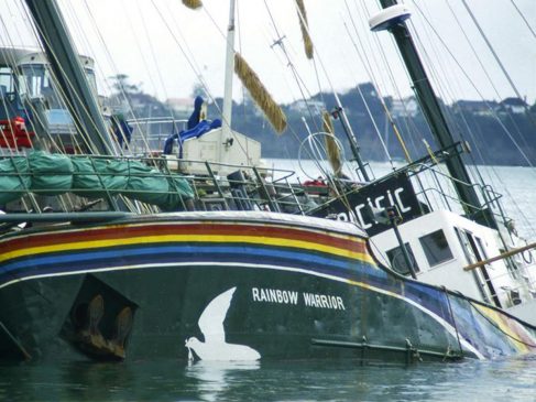 L’affaire du Rainbow Warrior : un naufrage d’État