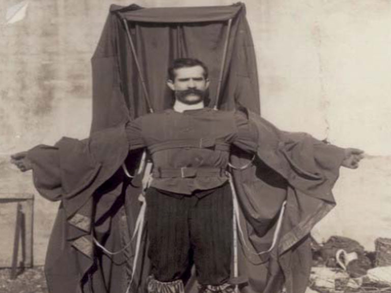 François Reichelt, le parachutiste qui se tua devant les caméras