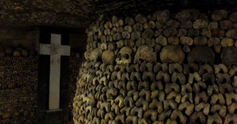 Les Catacombes de Paris : histoire d’une nécropole souterraine